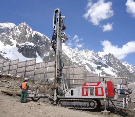 Apeleaza la servicii profesionale de foraje puturi