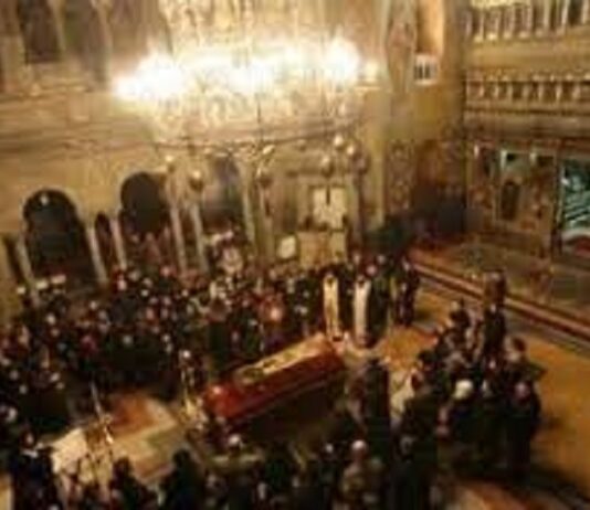 Istoria inmormantarilor si modul in care acestea s-au transformat pe parcursul timpului Istoria inmormantarilor si modul in care acestea s-au transformat pe parcursul timpului