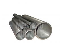 Mesteru` Manole aduce in prim-plan teava zincata