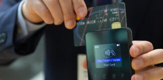 Agenții de vânzări pot încasa cu cardul direct la locația clienților