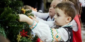 Cum se sarbatoreste Craciunul in Romania? – Ce traditii au romanii in perioada sarbatorilor de iarna Cum se sarbatoreste Craciunul in Romania? - Ce traditii au romanii in perioada sarbatorilor de iarna