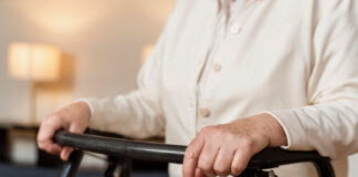 Echilibrul Precar: Problemele Persoanelor În Vârstă și Impactul Asupra Calității Vieții Echilibrul Precar: Problemele Persoanelor În Vârstă și Impactul Asupra Calității Vieții