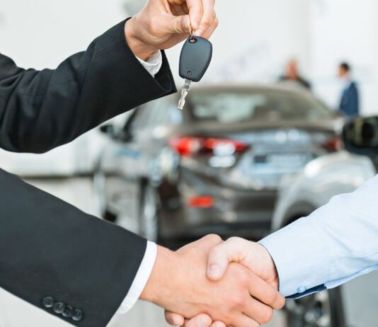 Mituri Demontate Despre Vânzarea Mașinilor la Dealeri Auto