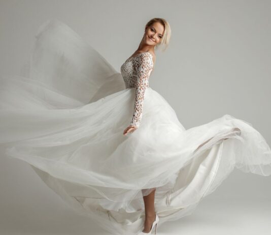 Cât de importantă este culoarea la o rochie de mireasă?