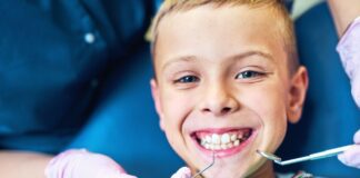 Cum să-ți pregătești copilul pentru prima vizită la dentist