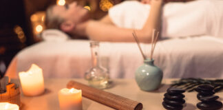 Care sunt beneficiile tehnicilor de respirație în masajul tantric