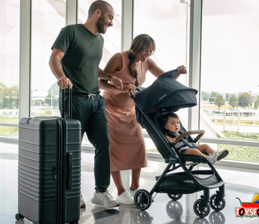 De ce părinții cumpără de toate pentru copilul lor de pe Toysforkids.ro parinti carucior sport valiza aeroport toysforkids
