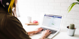 Cum pot creatorii de conținut să câștige bani din Facebook?