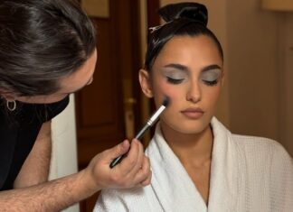 Tendințele de machiaj care vor defini anul 2026. Piele de super model și buze „sărutate”