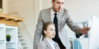 Care este diferența între leasing de personal și outsourcing complet?