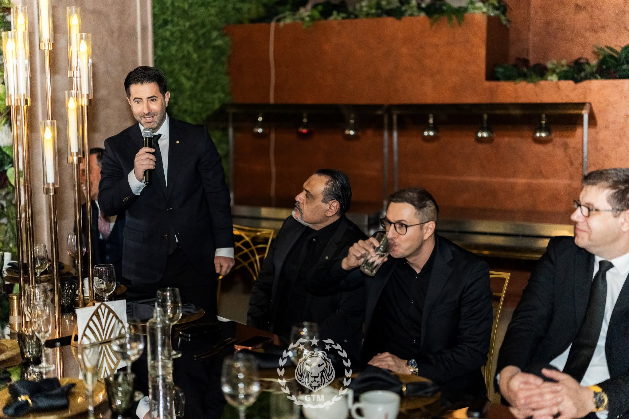 Cum arată eleganța masculină în 2026 și de ce nu se mai măsoară în obiecte