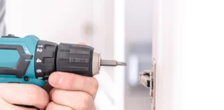 Proiectează-ți bucătăria perfectă – alege feronerie și accesorii de înaltă calitate