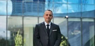 Te hărțuiește șeful la serviciu? Arde-l la buzunar!