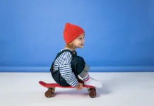 Salopeta, piesa vestimentară potrivită oricărei etape de creştere a copilului tău