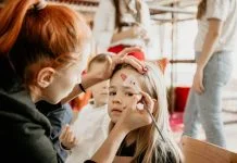 Arta de a lucra cu cei mici: abilitati care transforma interactiunile in magie