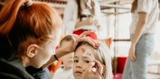 Arta de a lucra cu cei mici: abilitati care transforma interactiunile in magie