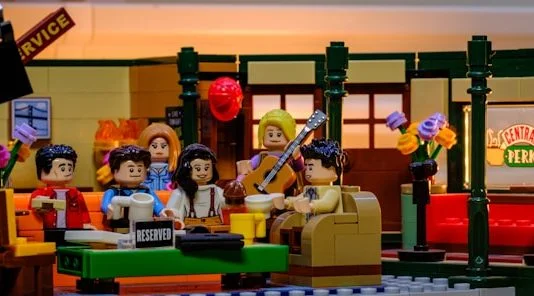 LEGO lanseaza pachete speciale pentru petrecerile aniversare ale copiilor