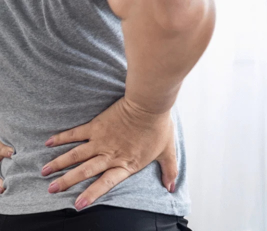 Semnele herniei de disc – când durerea de spate necesită un consult neurologic